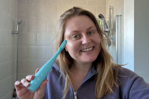 best electric toothbrush indybest review Foreo issa 4 hybrid silicone sonic toothbrush